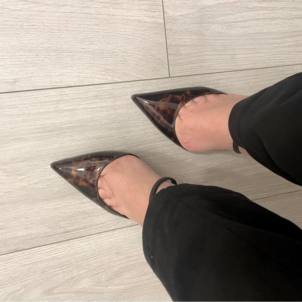 Christian Louboutin. Authentic. Only worn a few times. - Picture 6 of 10